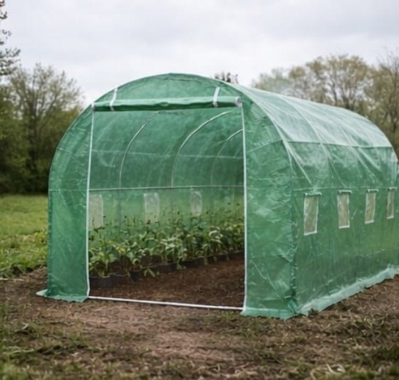 Tunel foliowy 4x2,5x2 m w ogrodzie